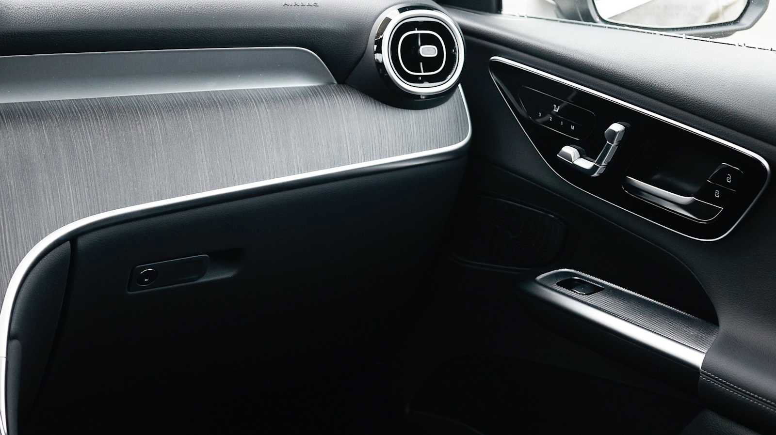 New 2026 Mercedes-Benz GLC 300 4MATIC image 32