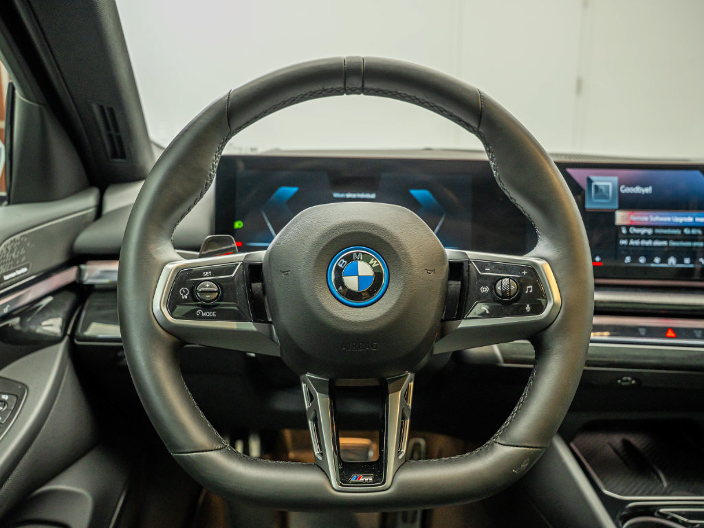 Used 2024 BMW i5 eDrive40i w/ M Sport Package RWD image 38