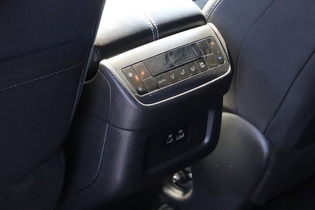 Used 2022 Nissan Pathfinder SV image 18