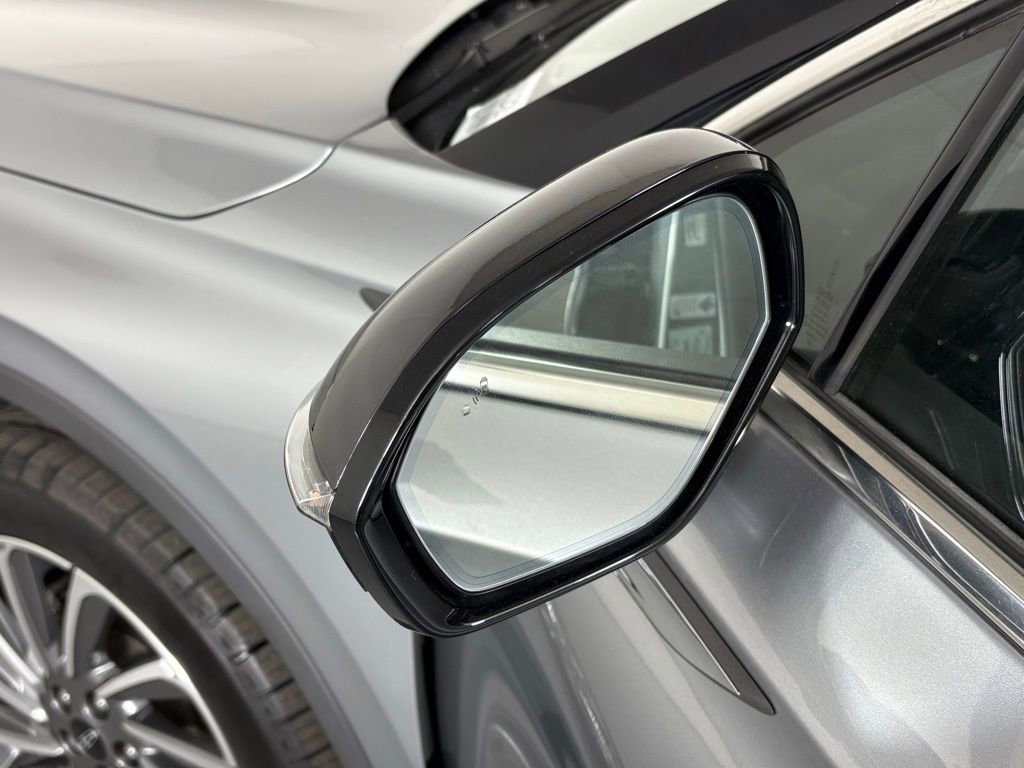 Used 2024 Lincoln Corsair Reserve w/ Equipment Group 201A image 13