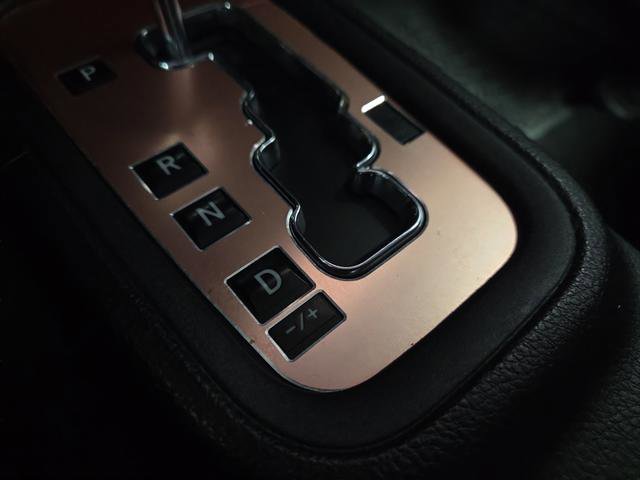 Used 2016 Jeep Wrangler Unlimited Sahara w/ Connectivity Group image 19