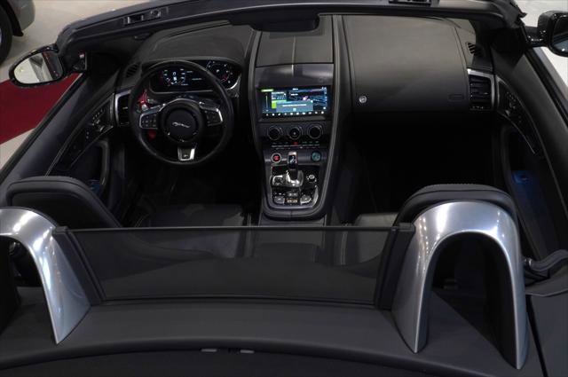 Used 2021 Jaguar F-TYPE R image 22