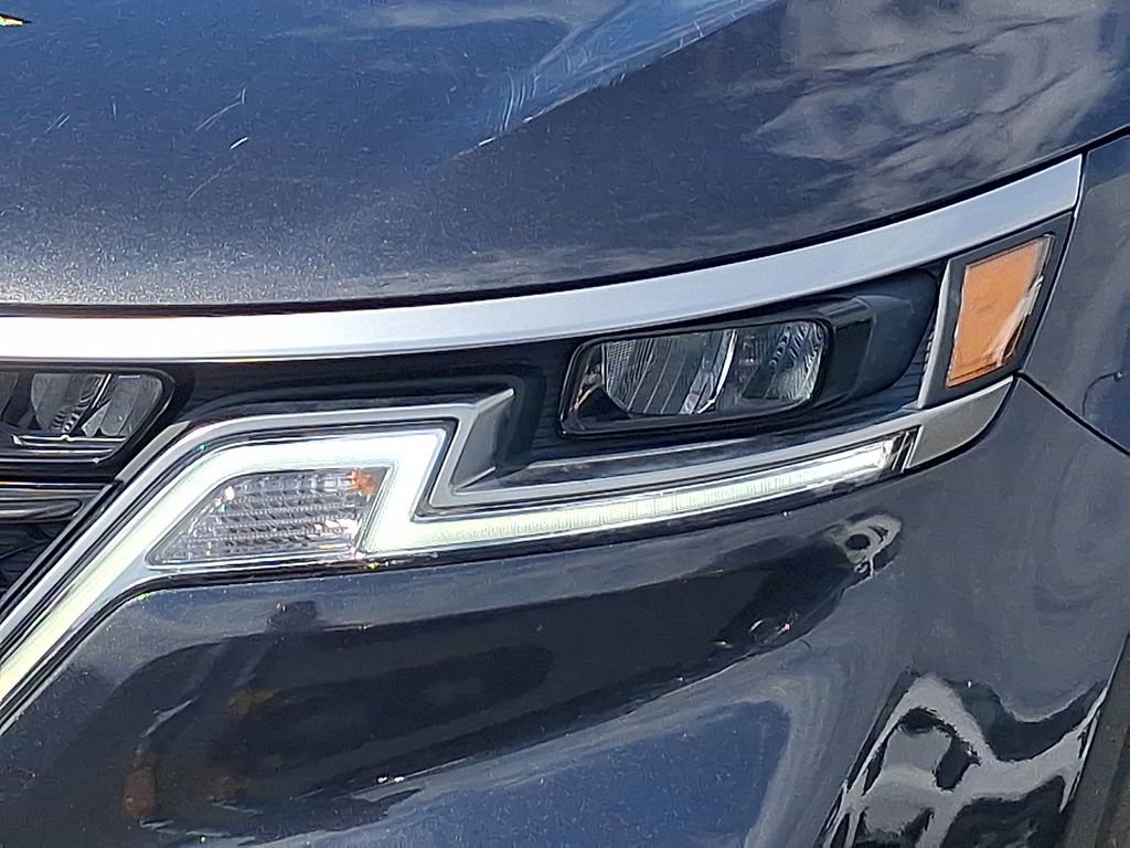 Used 2023 Kia Carnival EX FWD image 9