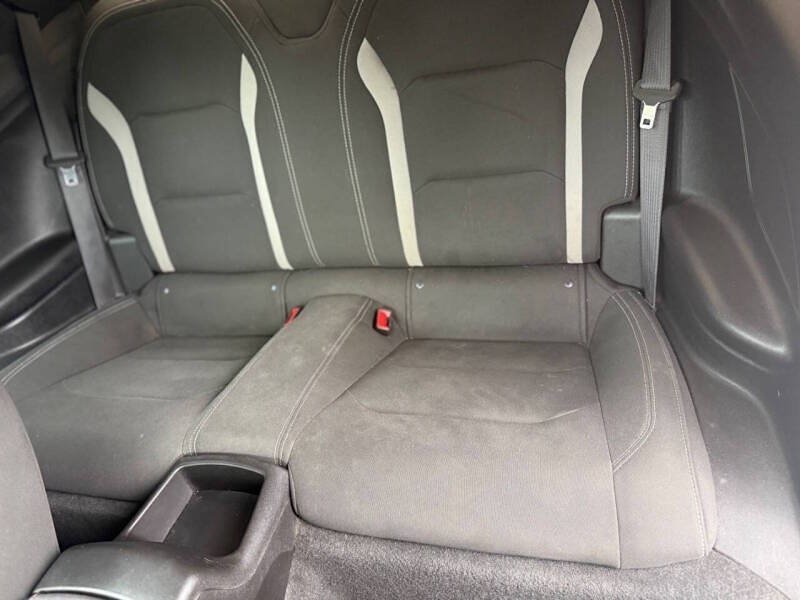 Used 2019 Chevrolet Camaro LT RWD image 17