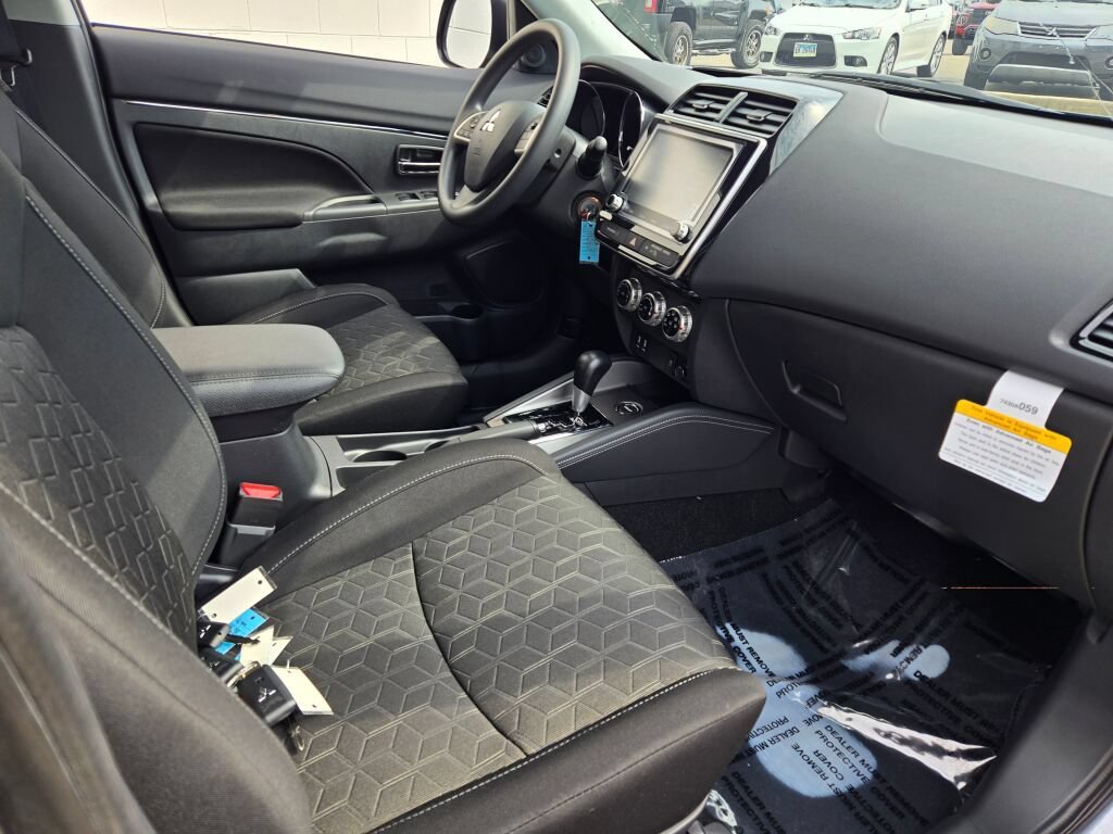 Used 2026 Mitsubishi Outlander Sport ES AWD/4WD image 5
