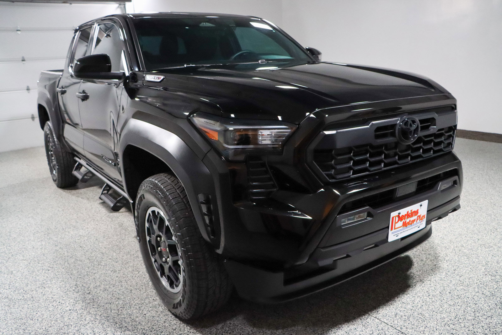 Used 2024 Toyota Tacoma TRD Off-Road AWD/4WD image 5