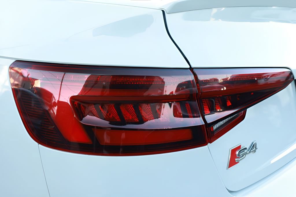 Used 2019 Audi S4 Premium Plus w/ Premium Plus Package image 24