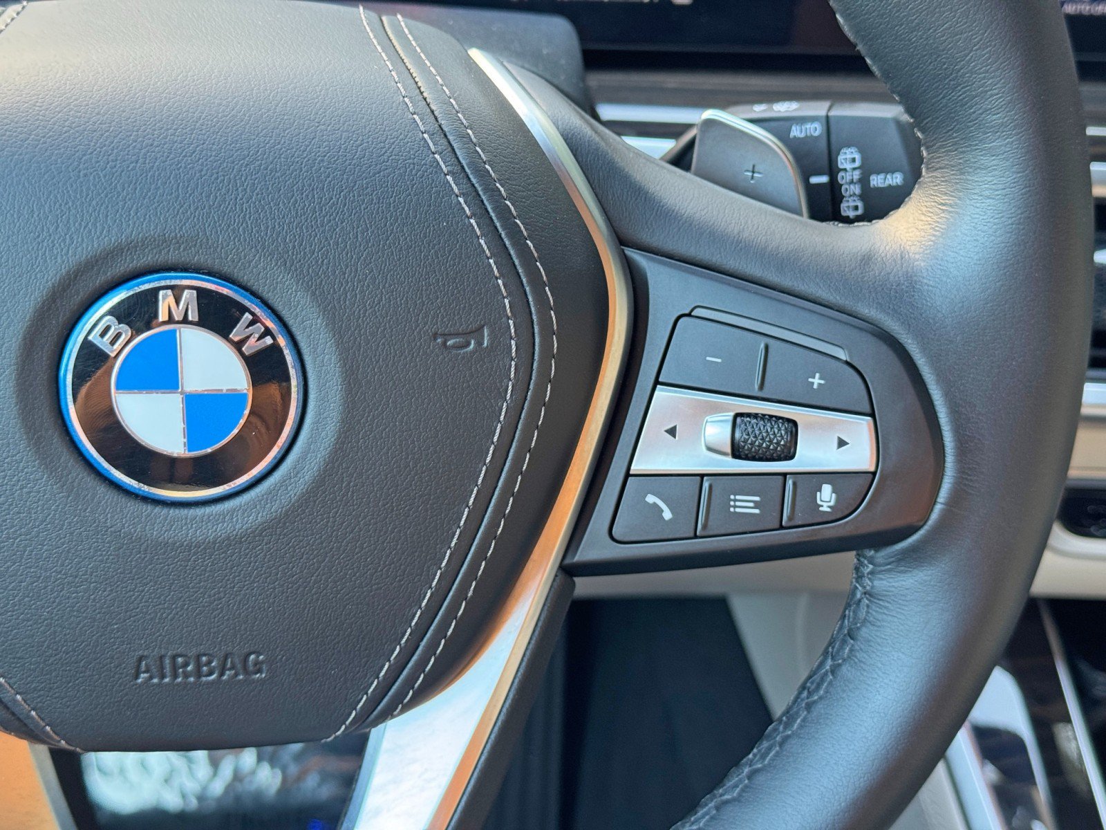Used 2024 BMW X5 xDrive50e w/ Premium Package AWD/4WD image 23