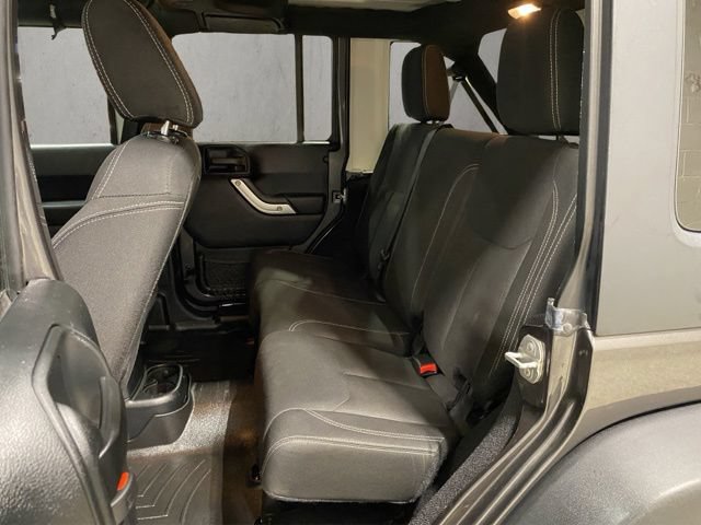 Used 2017 Jeep Wrangler Unlimited Rubicon w/ Connectivity Group AWD/4WD image 24