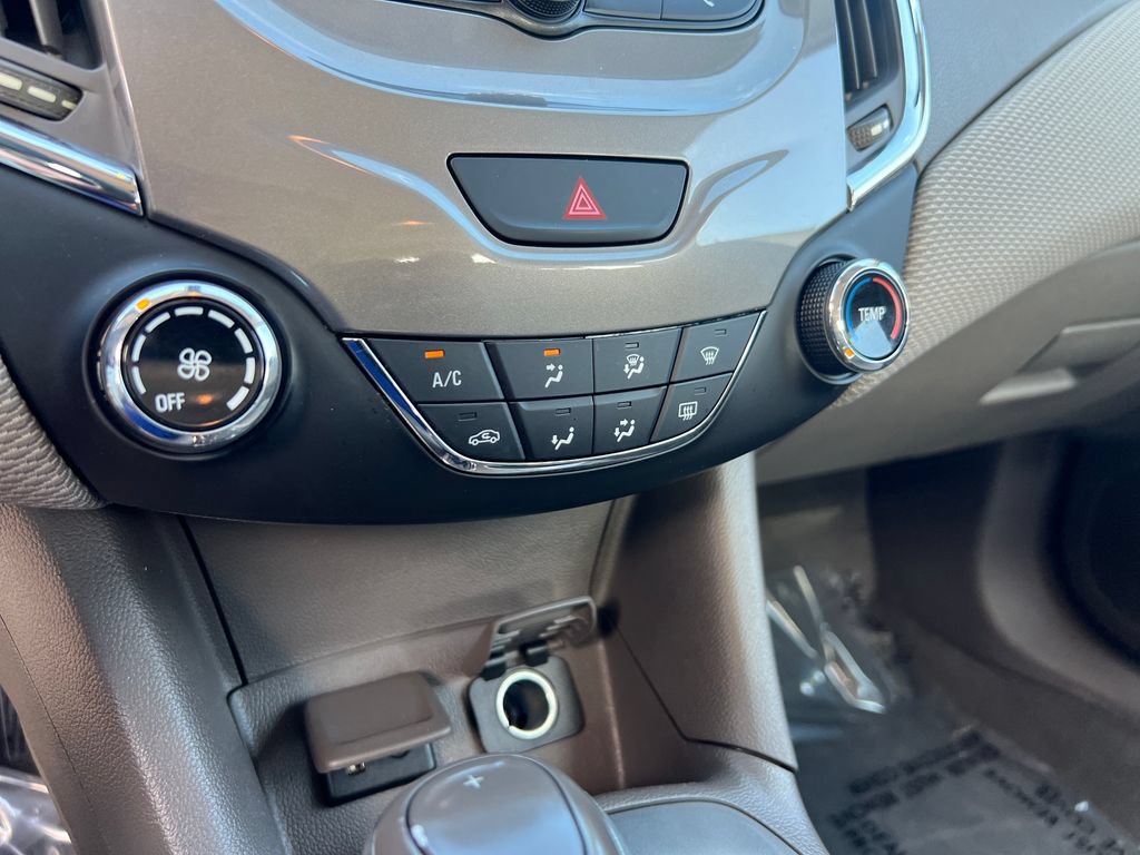 Used 2017 Chevrolet Cruze LT w/ RS Package FWD image 19