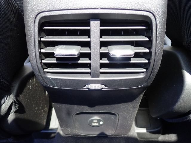 Used 2022 Ford Escape SE w/ SE Sport Appearance Package AWD/4WD image 19