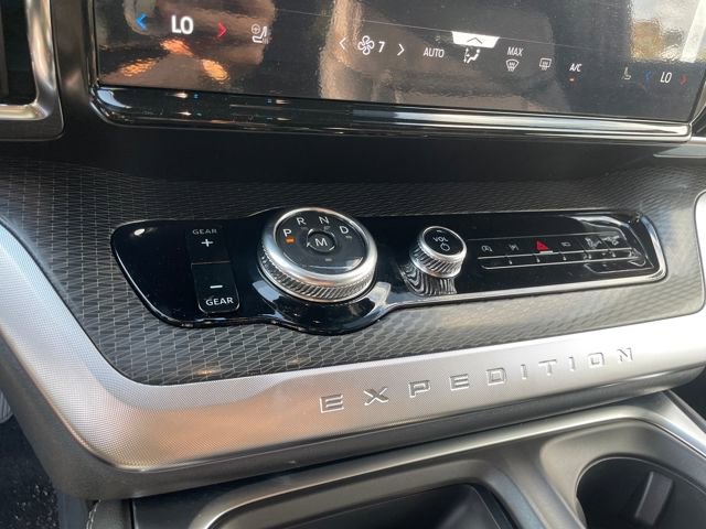 New 2025 Ford Expedition Platinum w/ Stealth Performance Package image 24