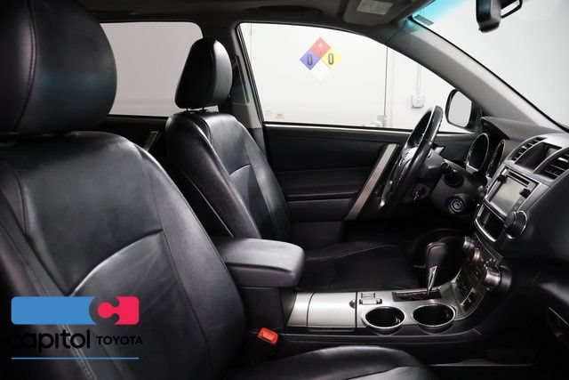 Used 2013 Toyota Highlander SE AWD/4WD image 25