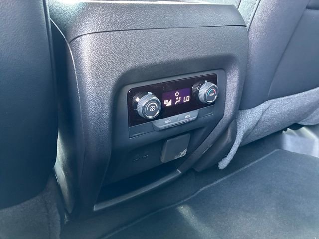 New 2026 Chevrolet Traverse LT w/ Midnight/Sport Edition AWD/4WD image 18