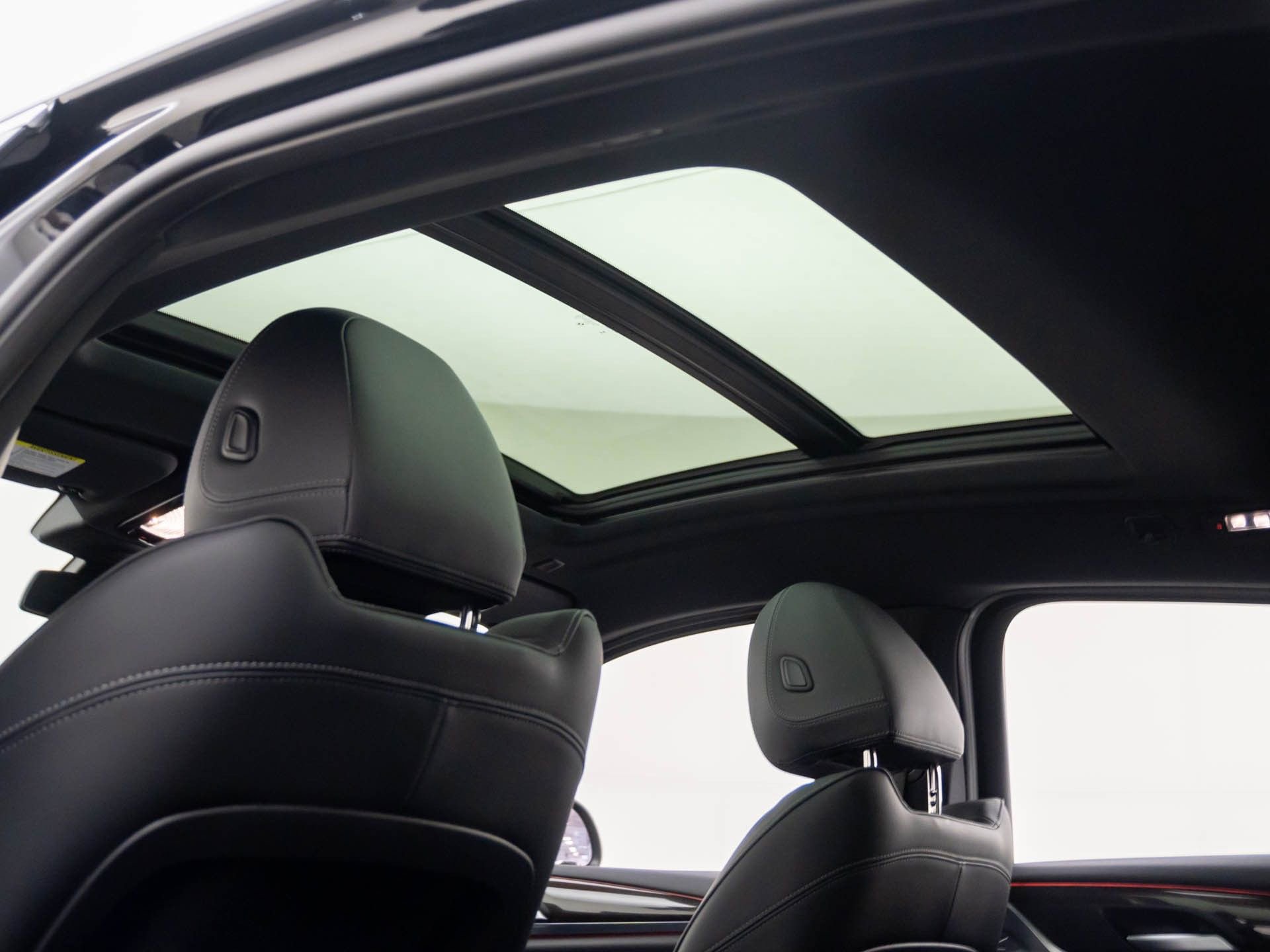 Certified 2025 BMW X4 xDrive30i image 20