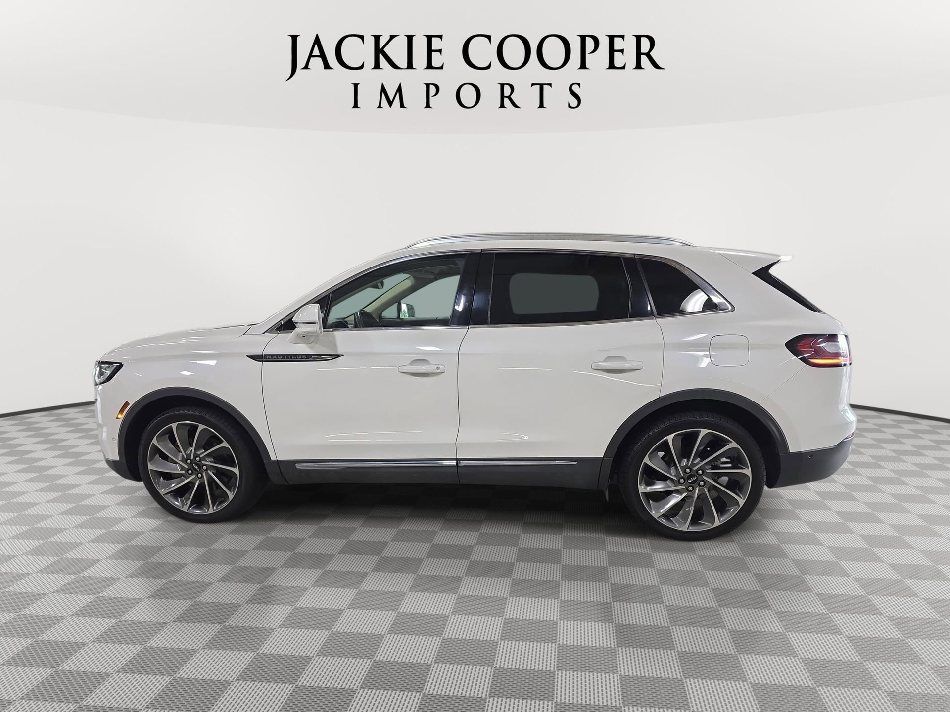 Used 2021 Lincoln Nautilus Reserve w/ Equipment Group 201A FWD image 8