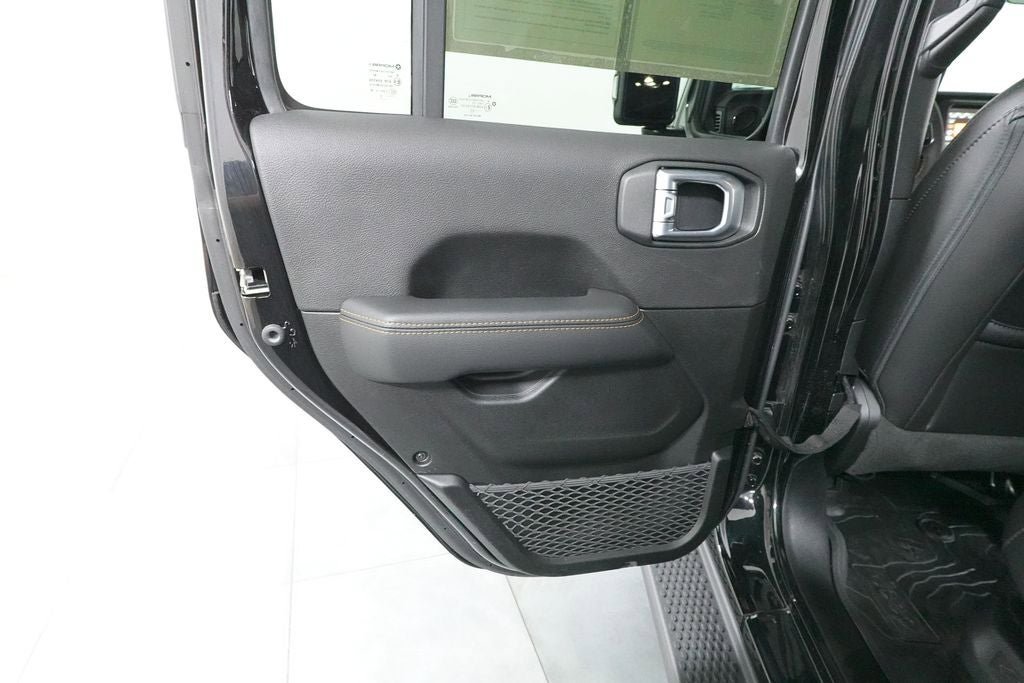 Used 2023 Jeep Wrangler Unlimited Sahara AWD/4WD image 27