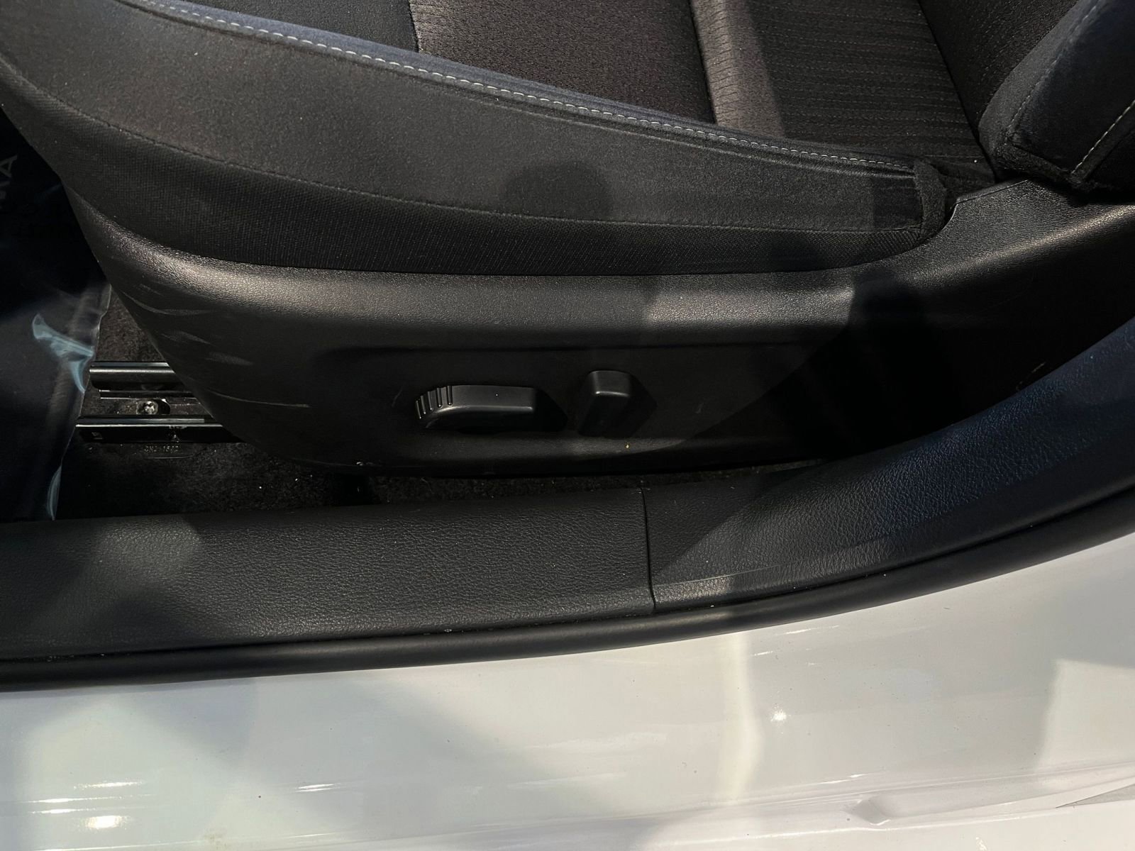 Used 2025 Nissan Altima 2.5 SV image 23