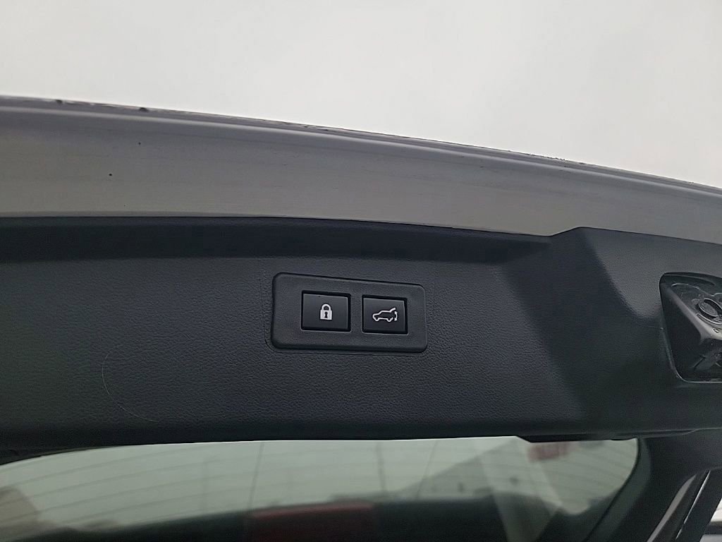 Used 2023 Subaru Outback Premium image 30