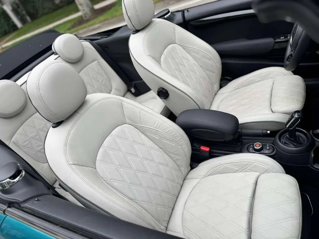 Used 2021 MINI Cooper Convertible w/ Signature Upholstery Package image 11