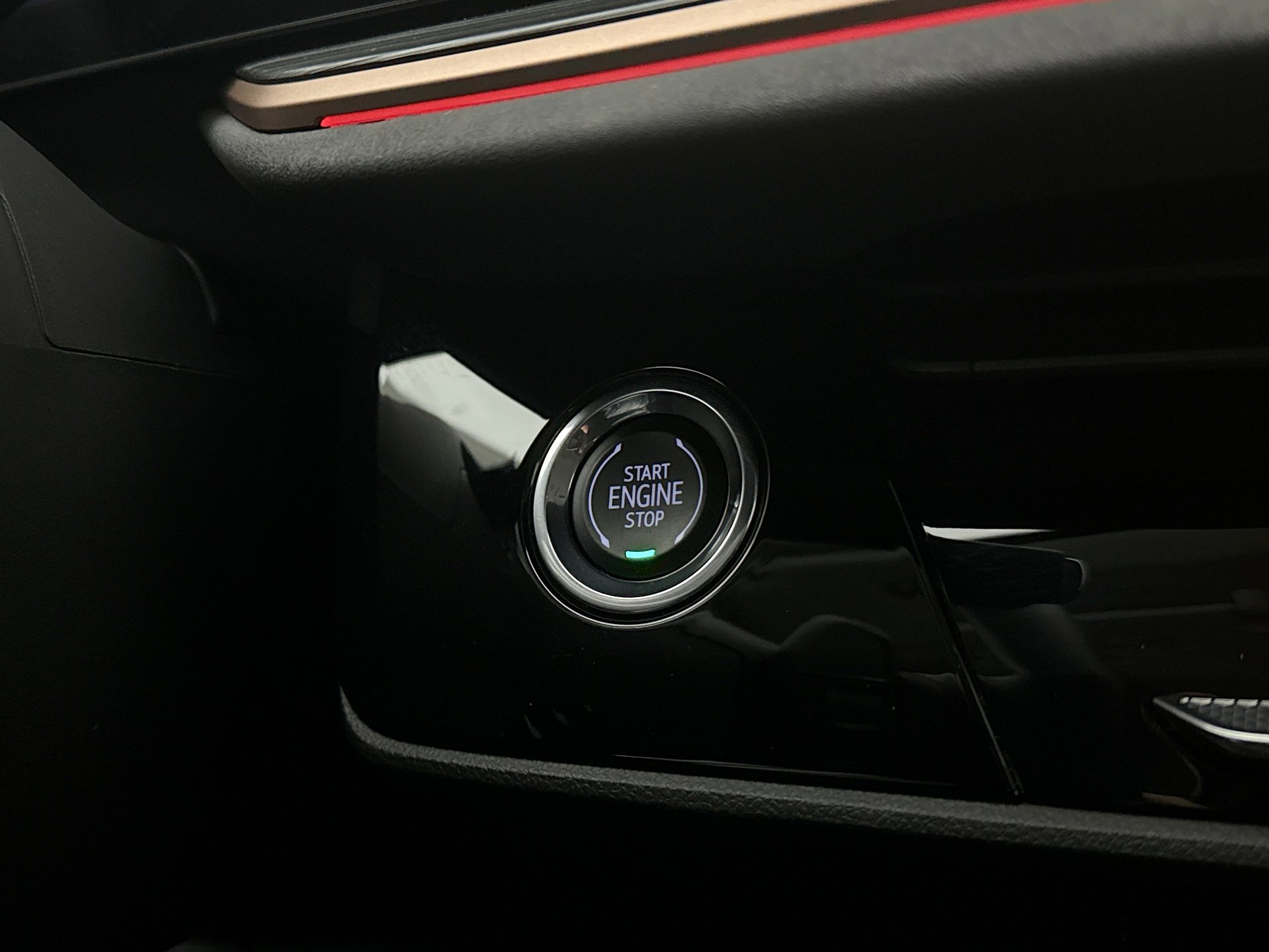 Used 2025 Buick Envision Sport Touring image 21