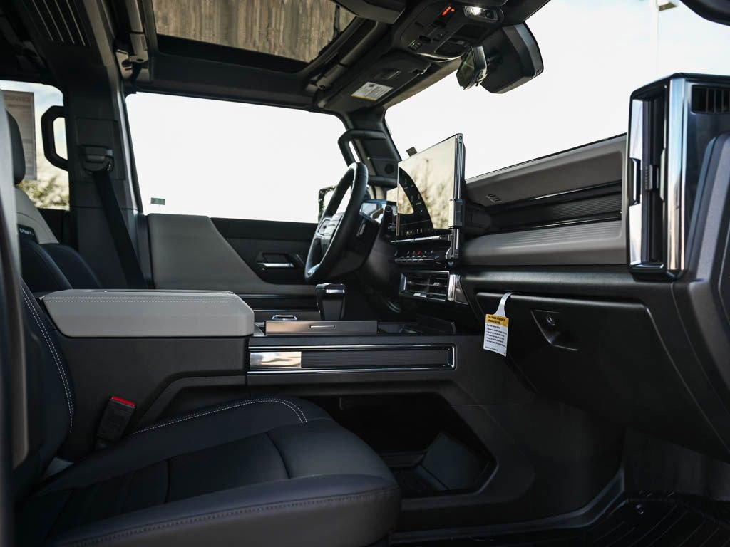 New 2026 GMC Hummer EV 4x4 Crew Cab w/ LPO, Dark Essentials Package image 8