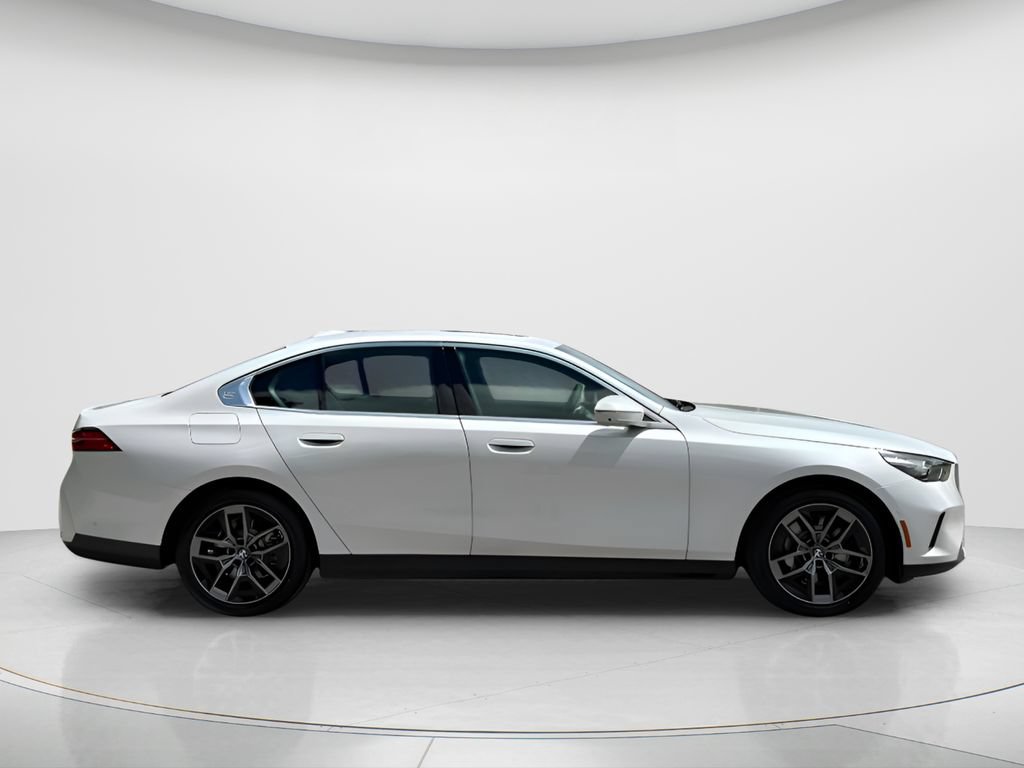 New 2027 BMW 530i w/ Premium Package RWD image 4