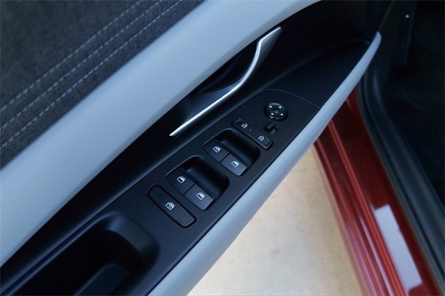 Certified 2025 Hyundai Elantra Limited image 20