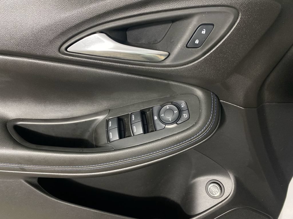 Used 2025 Buick Encore GX Sport Touring w/ Comfort Package FWD image 13