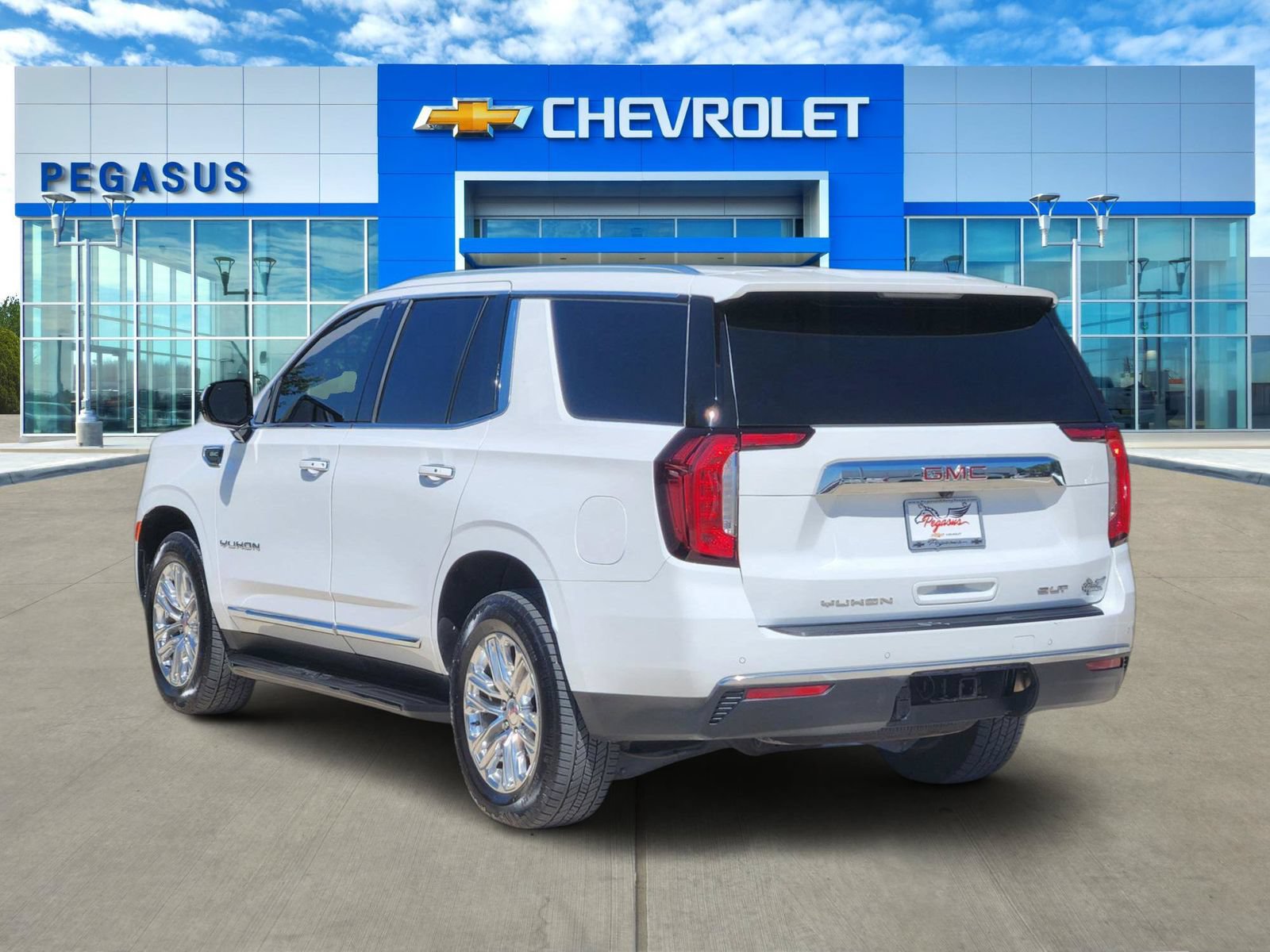 Certified 2023 GMC Yukon SLT RWD image 5