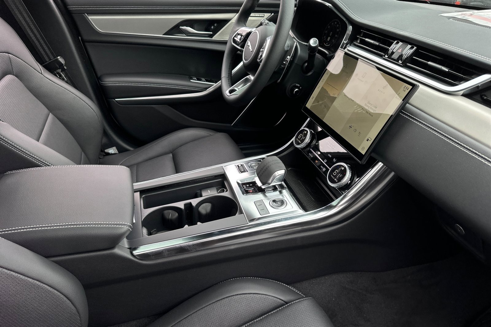 New 2024 Jaguar XF R-Dynamic SE image 14