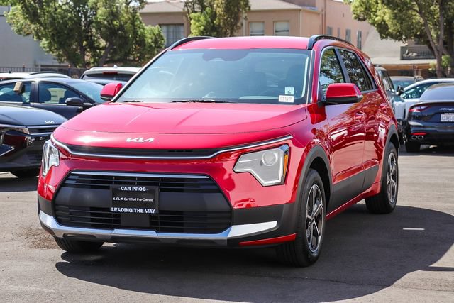 Used 2025 Kia Niro EX FWD image 4