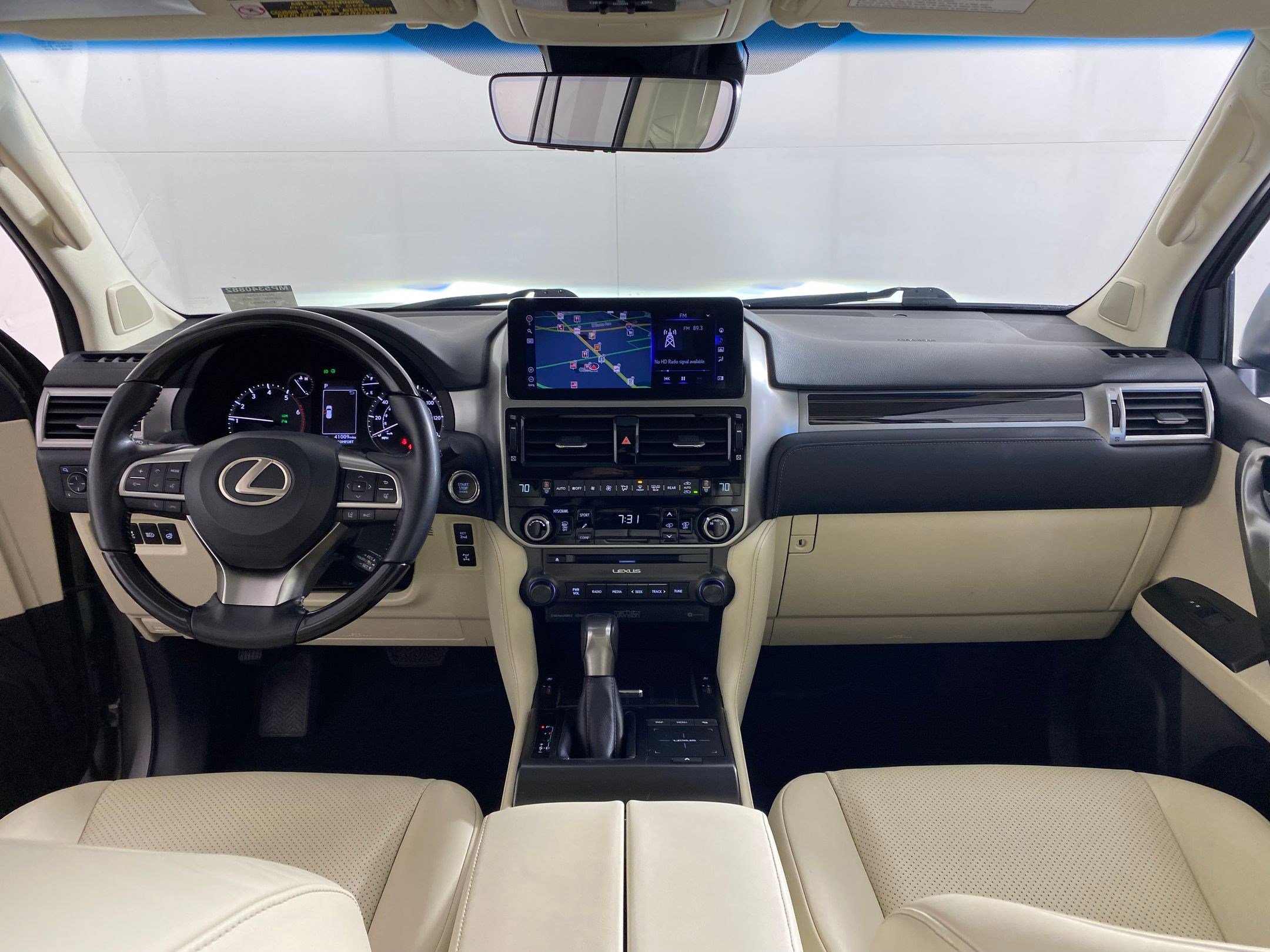 Used 2023 Lexus GX 460 Luxury w/ Off Road Package image 16