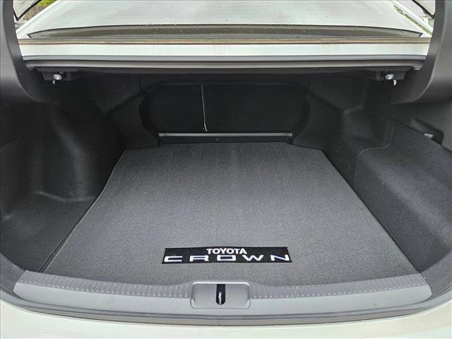 Used 2024 Toyota Crown Limited image 6