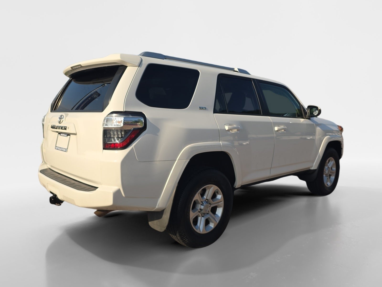 Used 2014 Toyota 4Runner SR5 AWD/4WD image 5