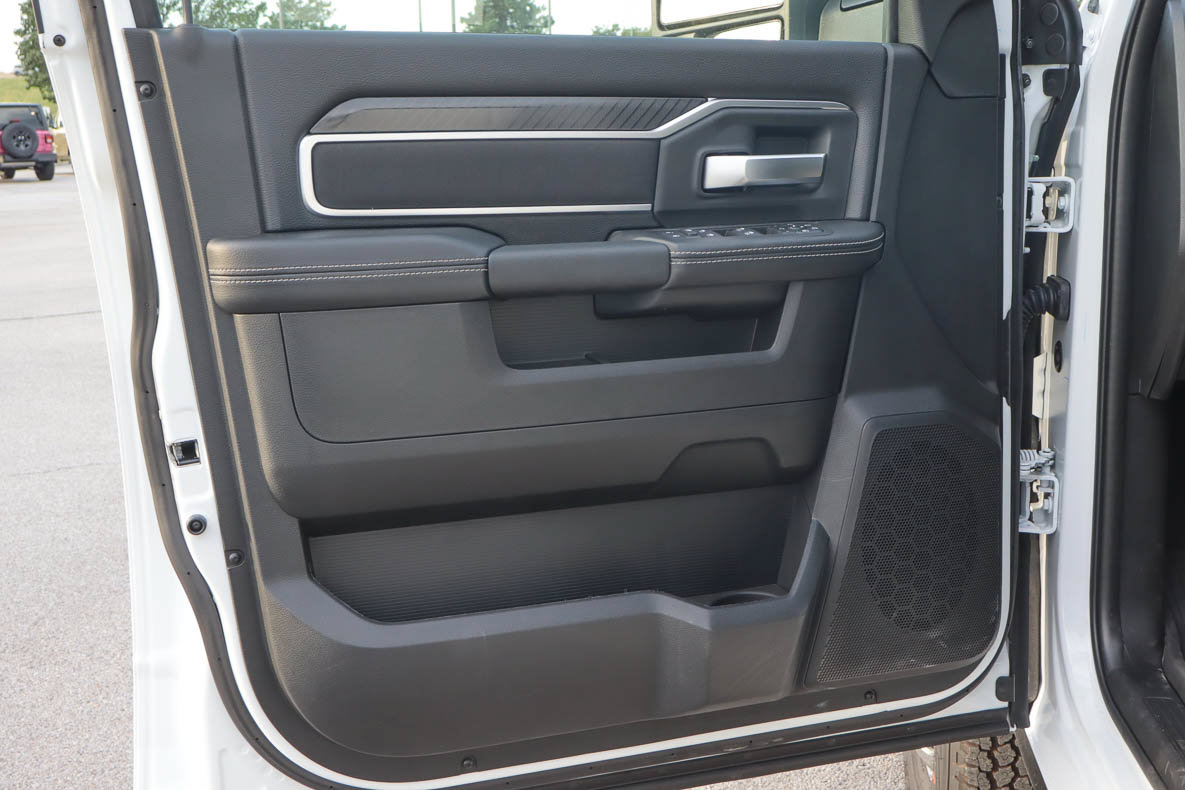 New 2027 RAM 3500 Big Horn AWD/4WD image 12