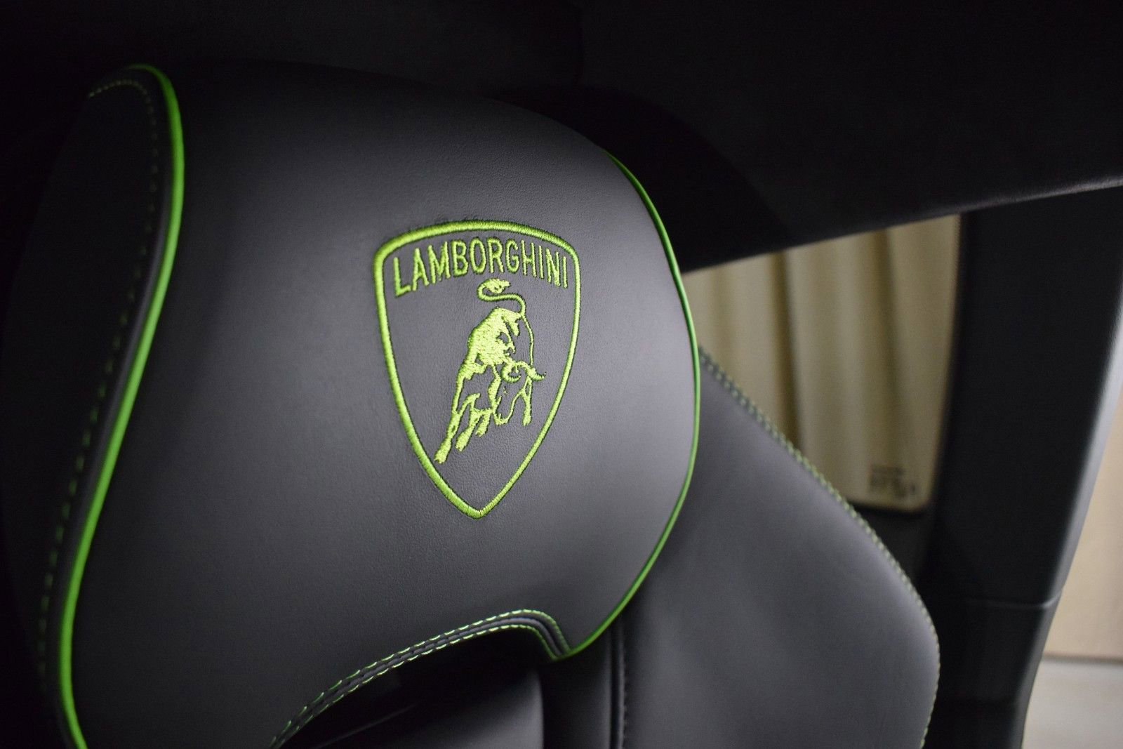 Used 2020 Lamborghini Huracan EVO image 39