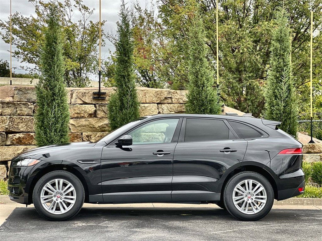 Used 2020 Jaguar F-PACE Prestige image 2
