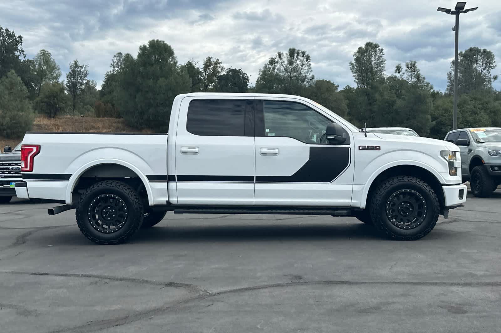 Used 2016 Ford F150 XLT w/ Equipment Group 302A Luxury AWD/4WD image 3