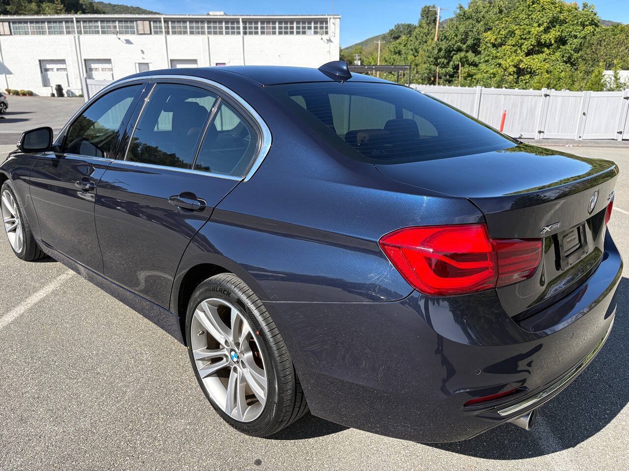 Used 2016 BMW 340i xDrive Sedan AWD/4WD image 16