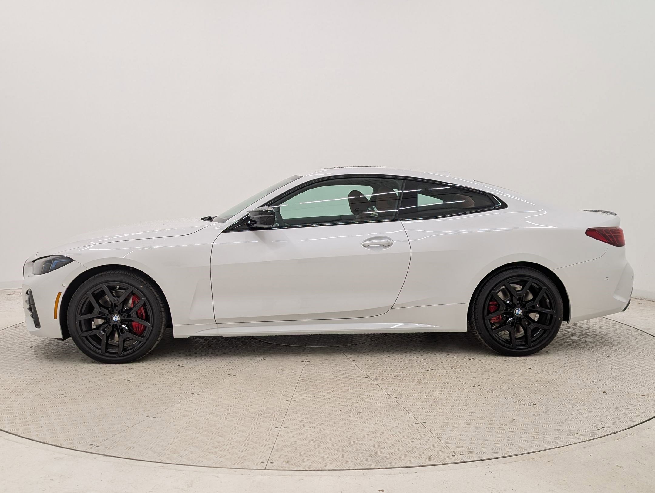 New 2026 BMW 440i xDrive Coupe w/ Premium Package AWD/4WD image 2