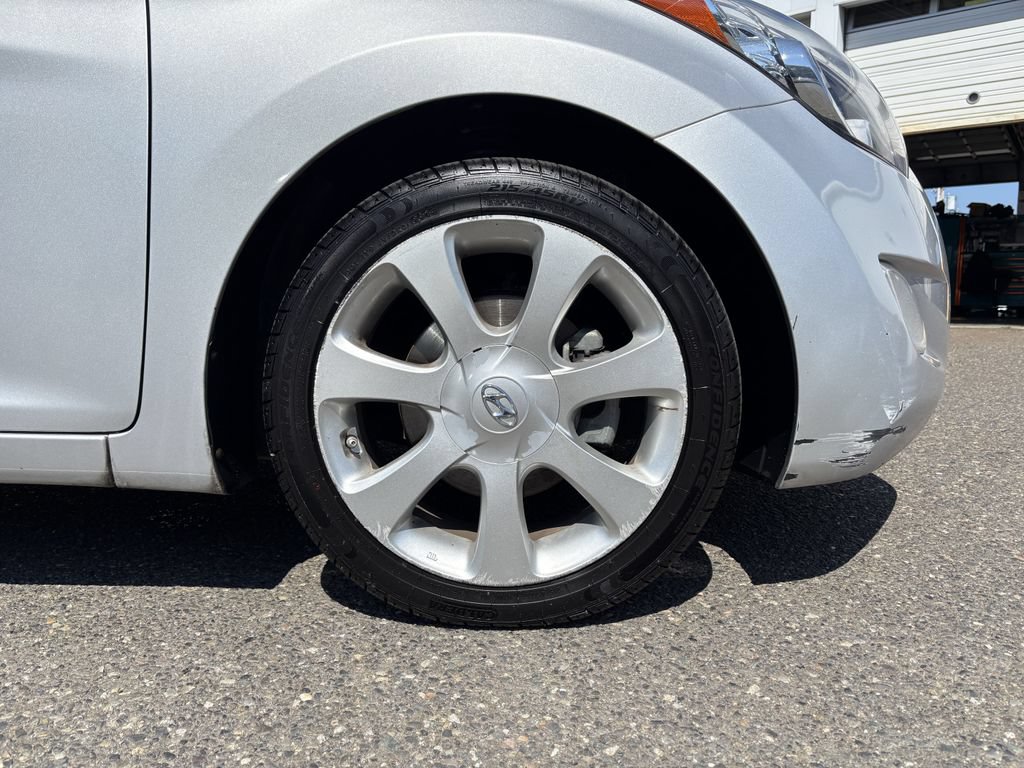 Used 2013 Hyundai Elantra Limited FWD image 9