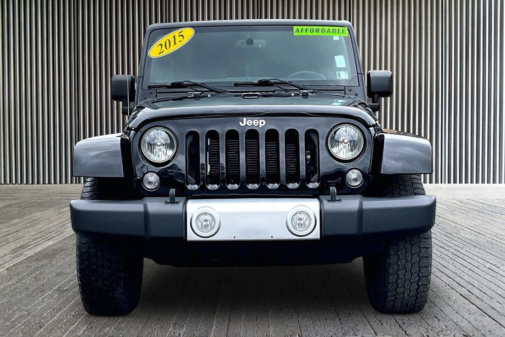 Used 2015 Jeep Wrangler Unlimited Sahara AWD/4WD image 3