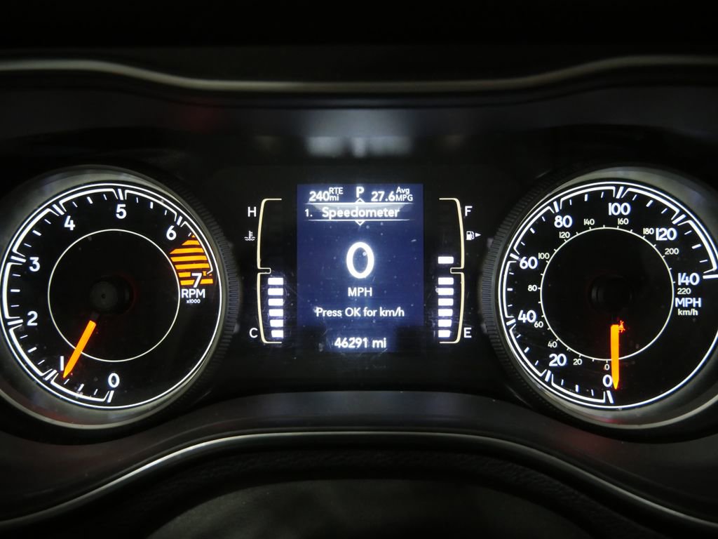 Used 2021 Jeep Cherokee Latitude Plus AWD/4WD image 15