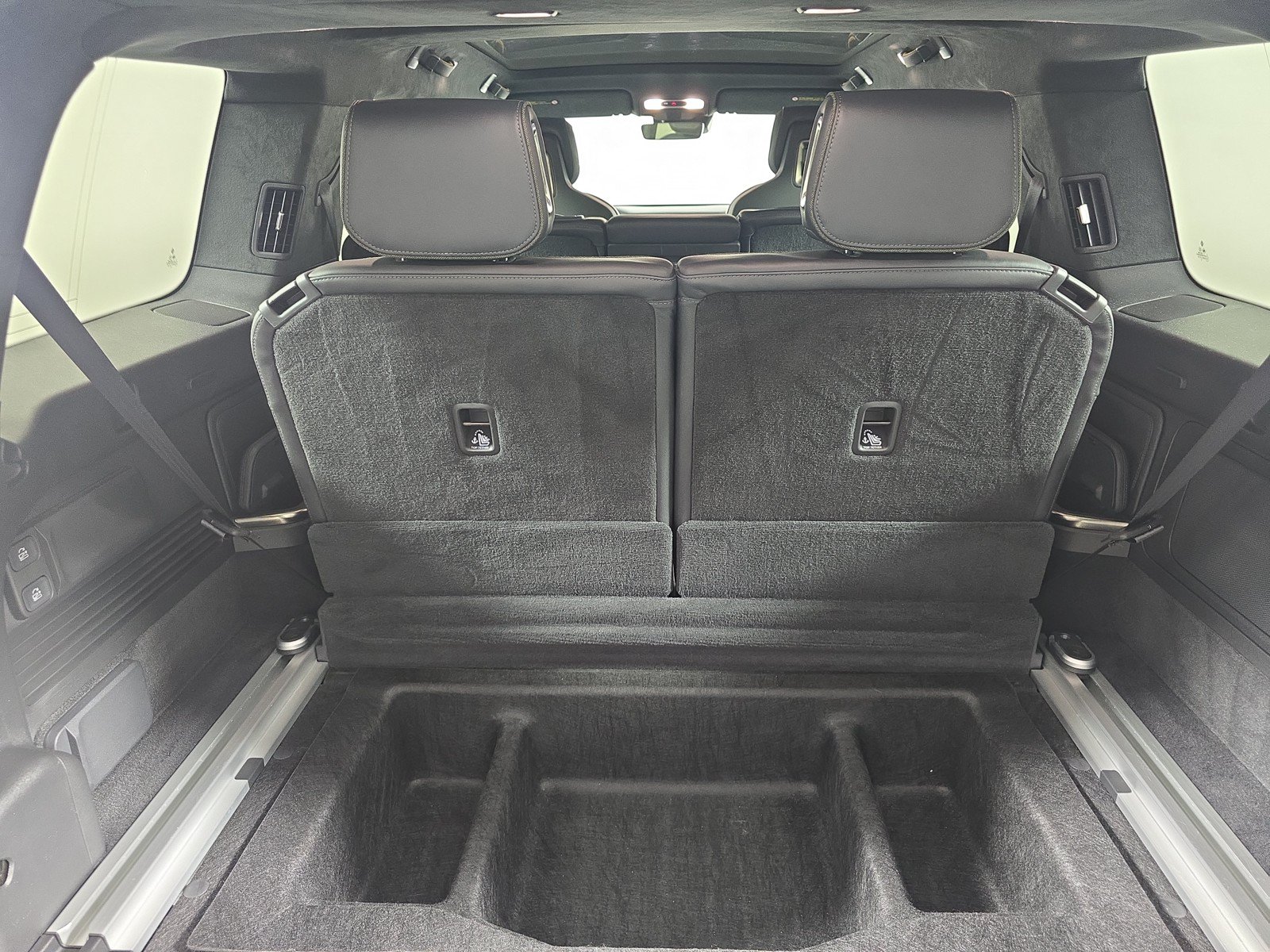 Used 2024 Rivian R1S Adventure AWD/4WD image 26