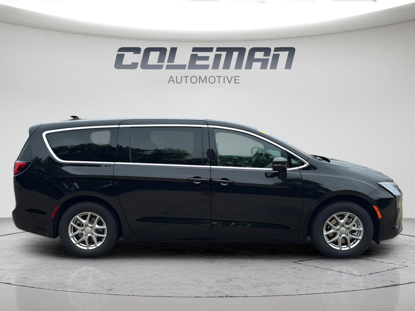 New 2027 Chrysler Pacifica Select FWD image 10