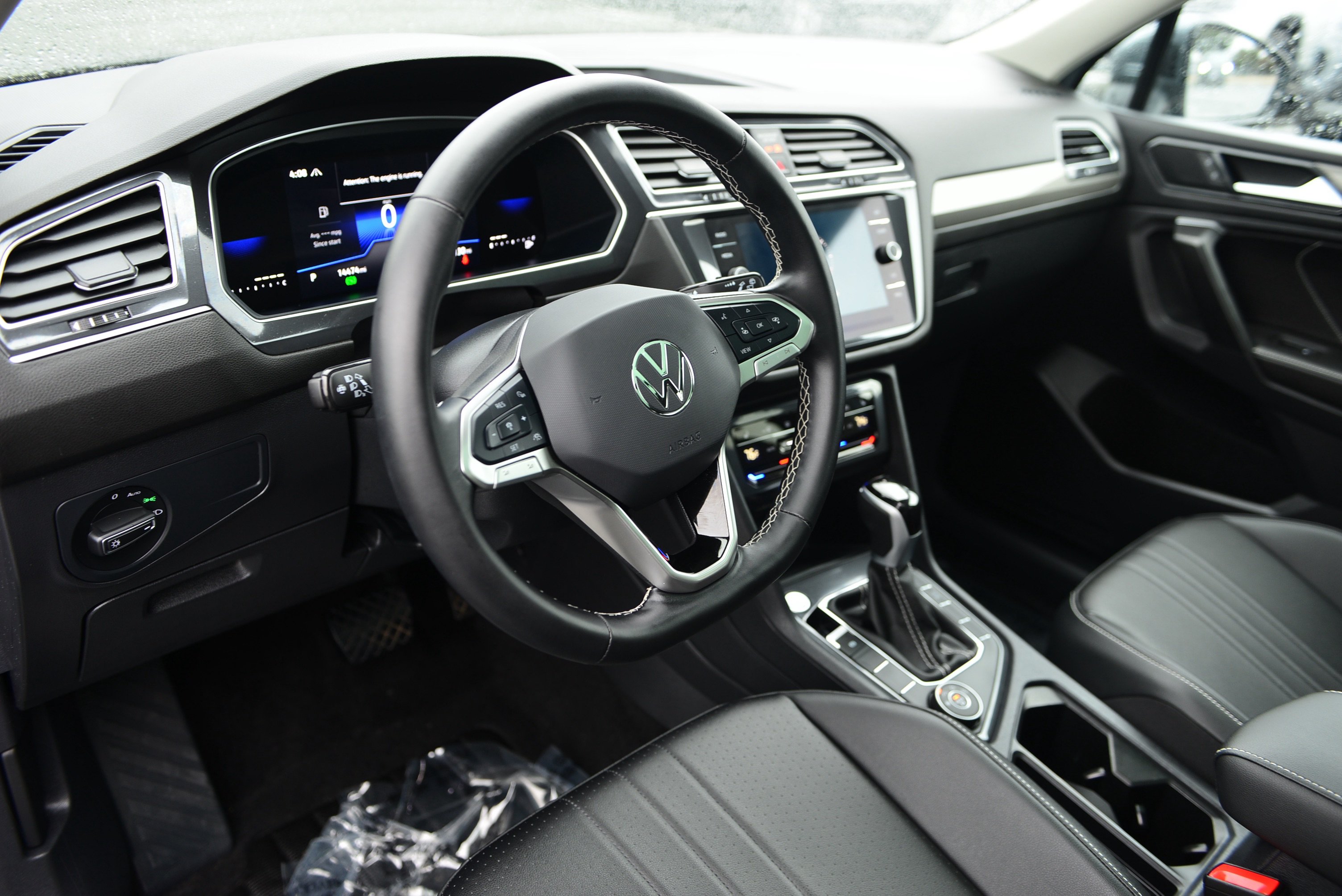Certified 2024 Volkswagen Tiguan SE AWD/4WD image 26