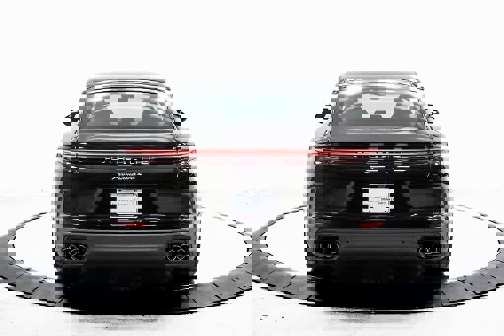 New 2025 Porsche Panamera 4 image 6