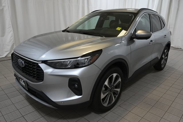 Used 2024 Ford Escape Platinum AWD/4WD image 17