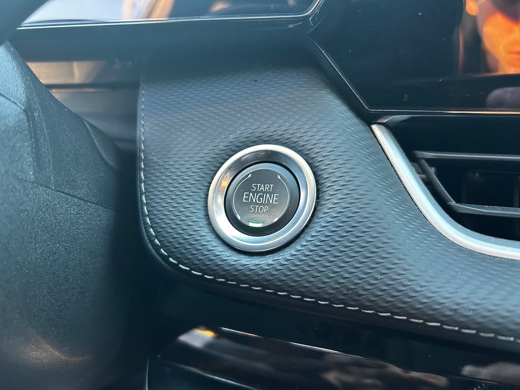 Used 2025 Chevrolet Equinox LT AWD/4WD image 17